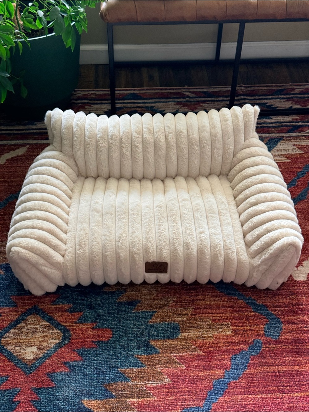 Bedsure Plush Cream Ribbed Dog Bed - Cozy Supportive Couch for Pets 27x17